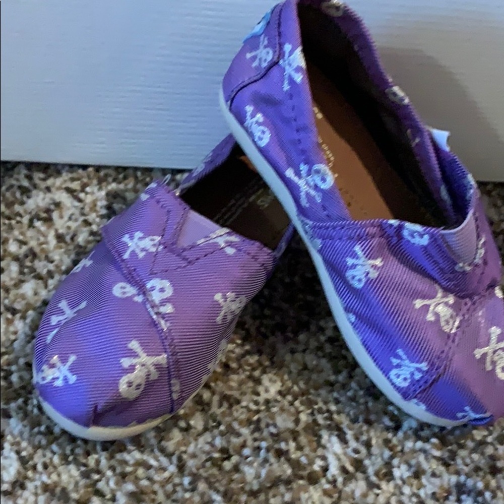 TOMS kids shoes